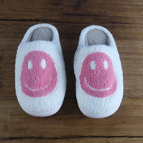 WHITE WITH PINK SMILEY FACE PLUSH COZY SLIP ON SLIPPERS WITH RUBBER SOLE NWT - Picture 1 of 6